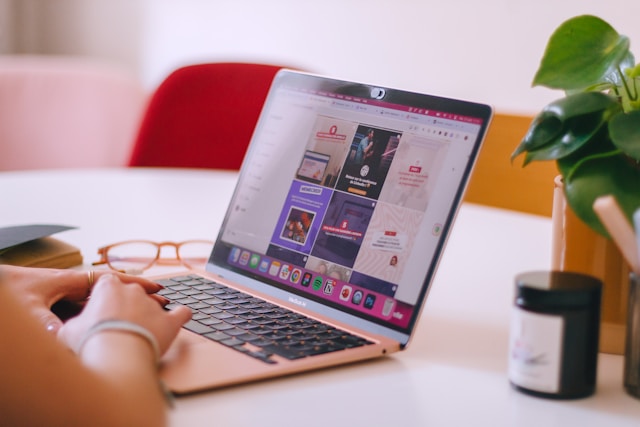 Top 5 White-Label AEO Dashboards for Agency Collaboration